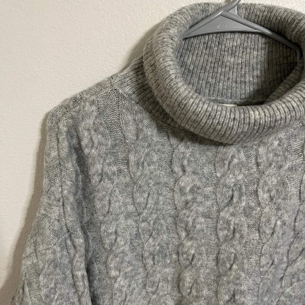 H&M Cable Knit Sweater - Picture 4 of 7